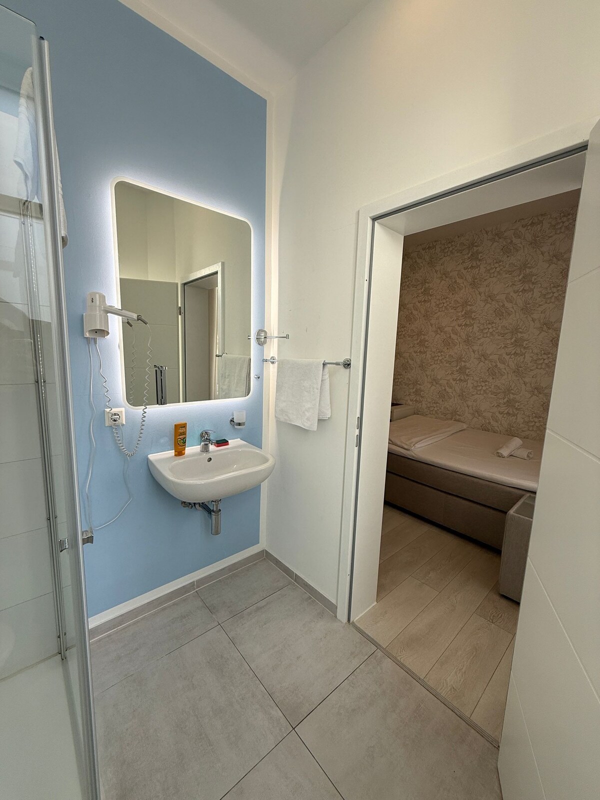 Hotel Astra 2